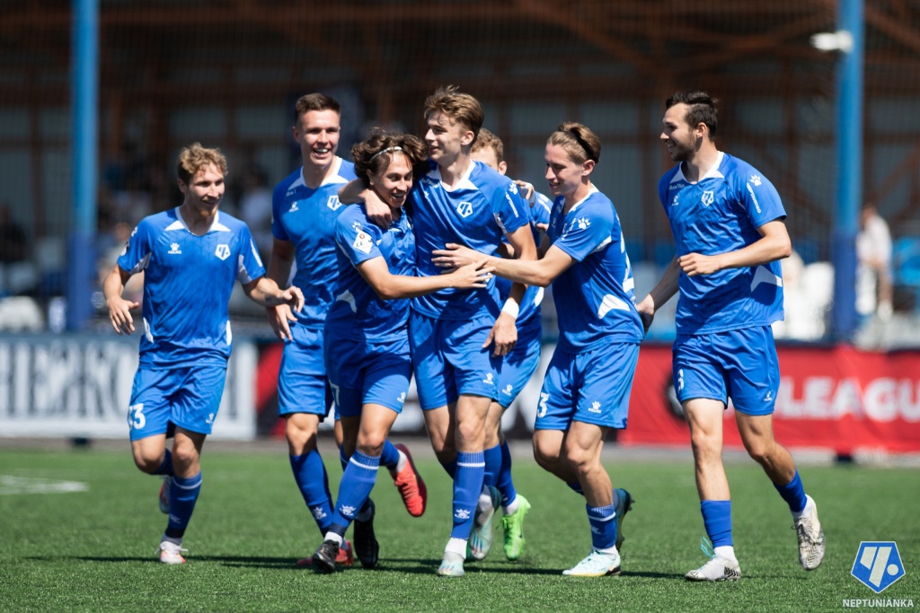 CAd6xweQjxk.jpg CAd6xweQjxk.jpg