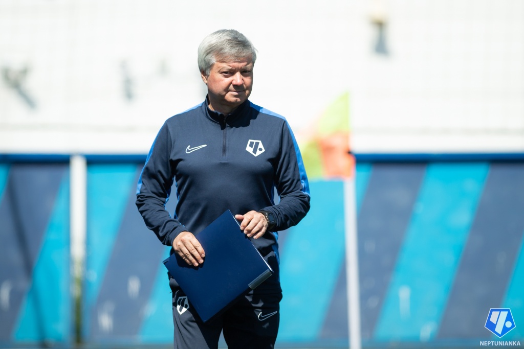 aHANDij5VAo.jpg aHANDij5VAo.jpg